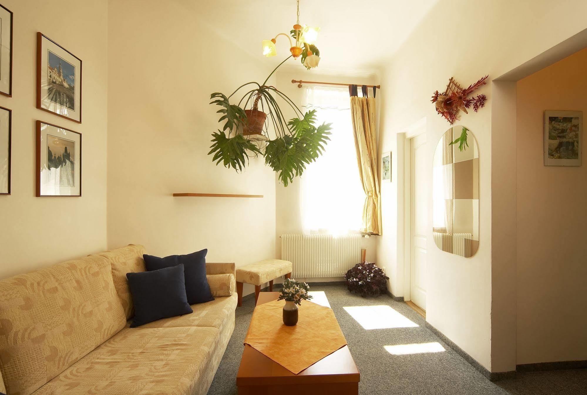 Vysehrad With Free Parking Apartment Prag