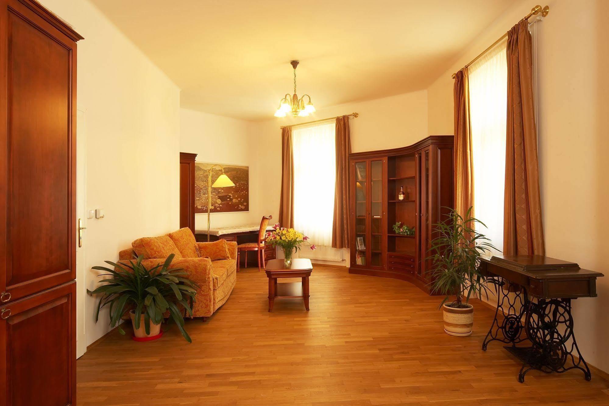 Vysehrad With Free Parking Apartment